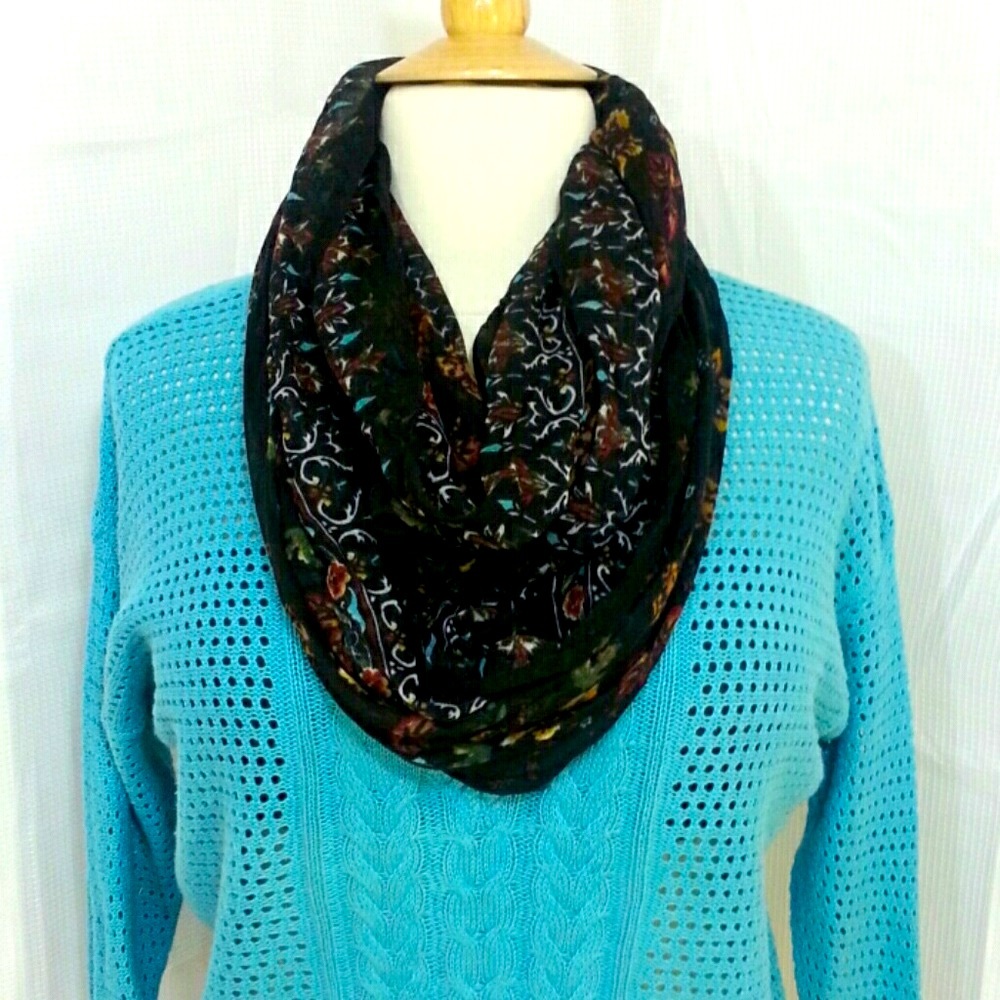 INFINITY LOOP  Multicolor Polyester Scarf. NWT